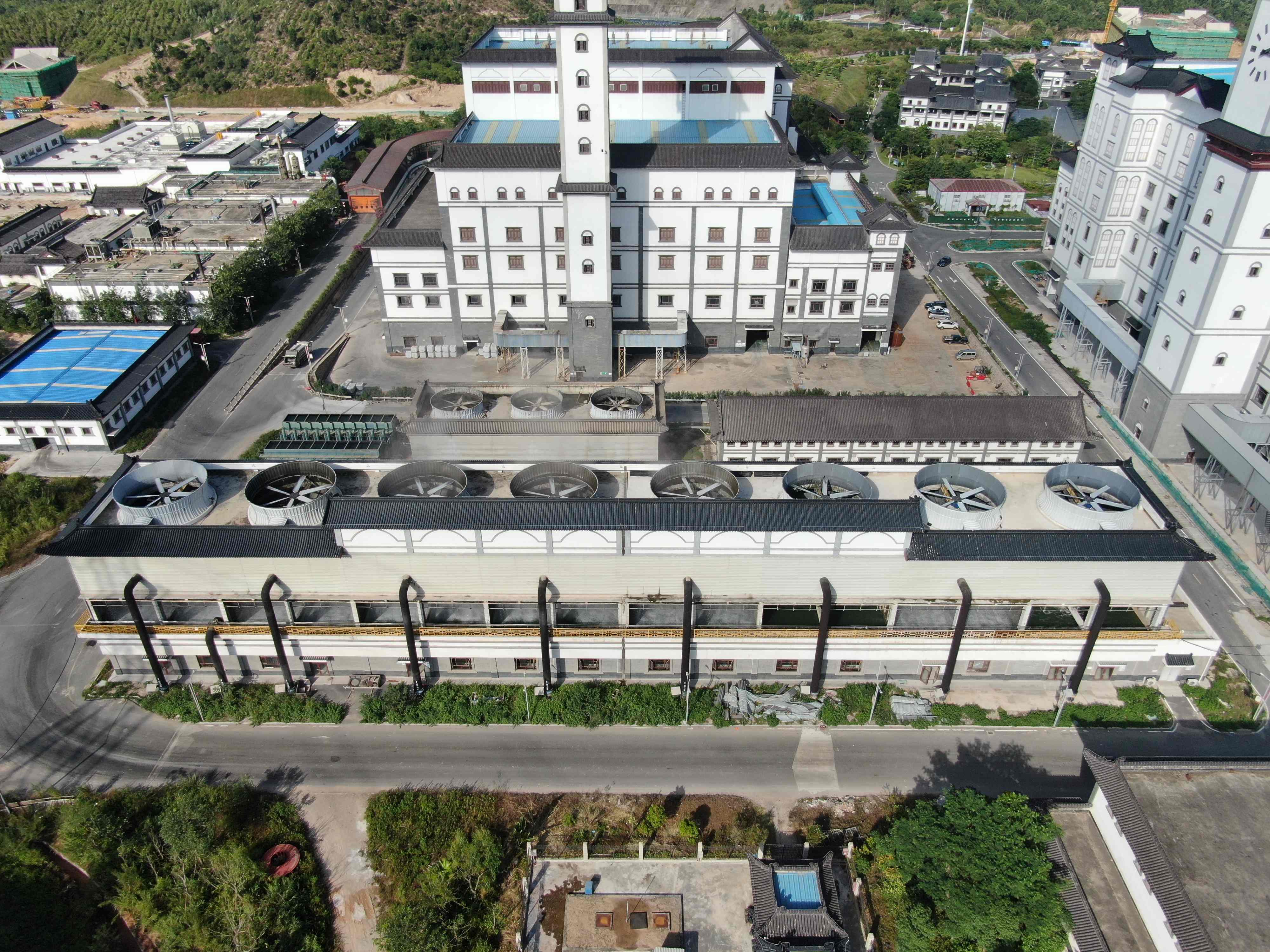 <strong>冷卻塔消霧模塊維修全流程深度解析——從故障診斷到高效修復的實戰(zhàn)指南</strong>